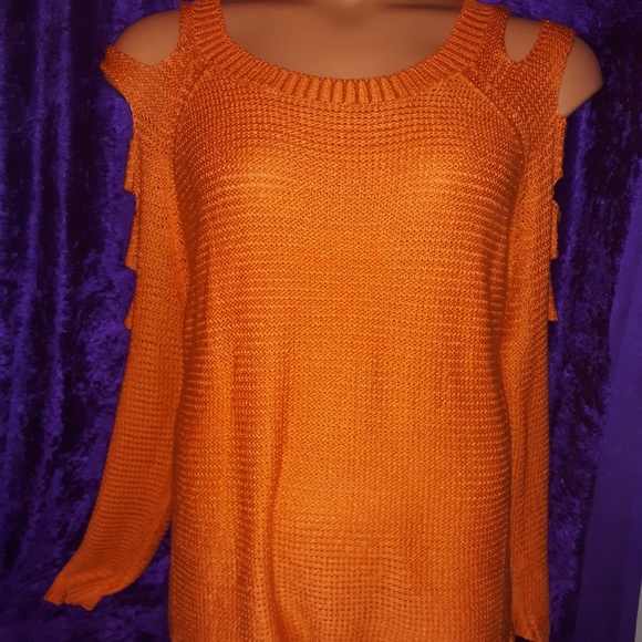 Zenana Outfitters Sweaters - Cut Out Sweater